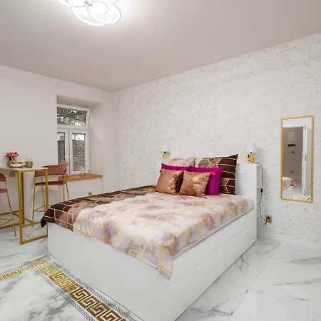 Gold Aleja Nmp 8 - Free Parking Czestochowa